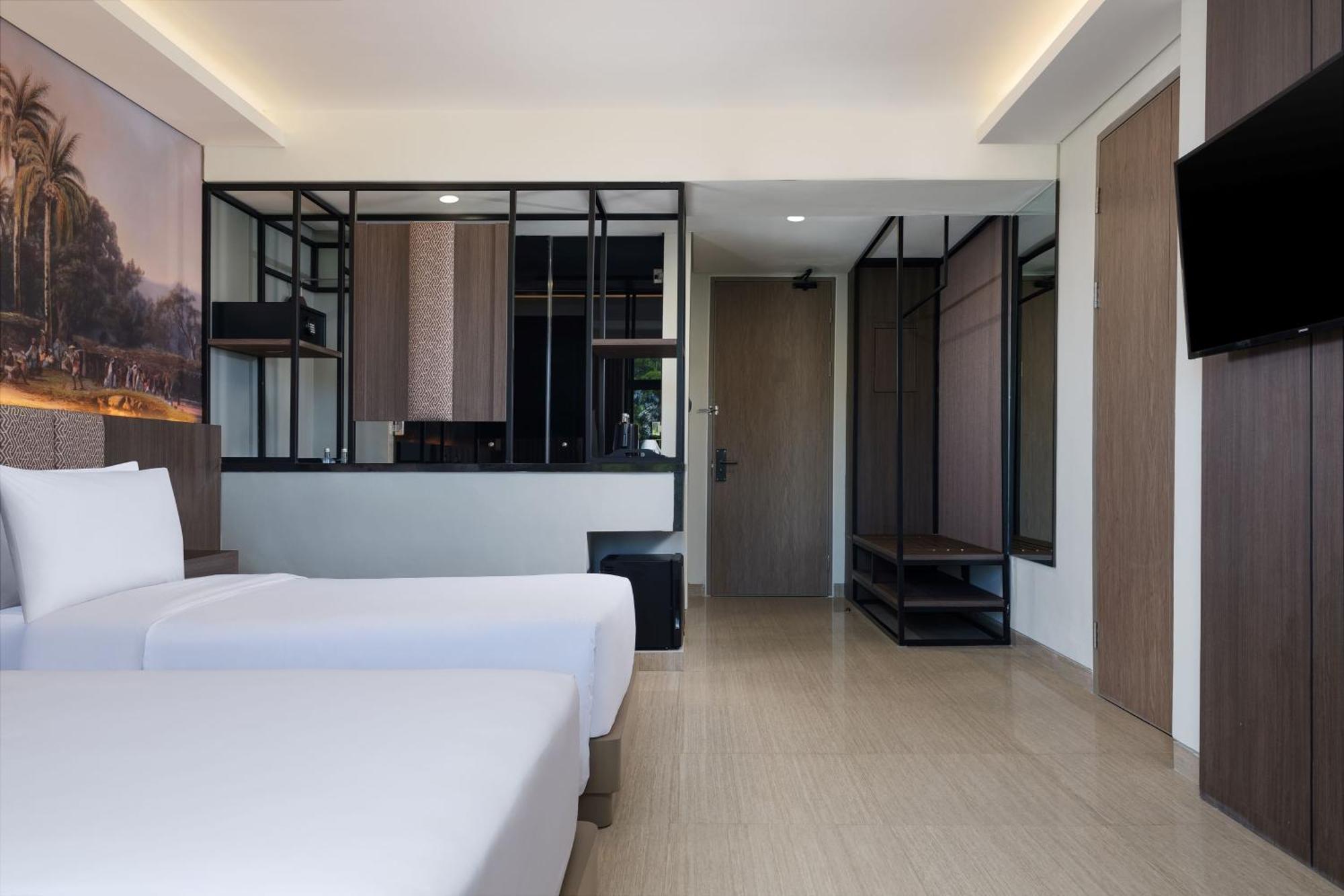 Hotel Santika Blitar Bagian luar foto