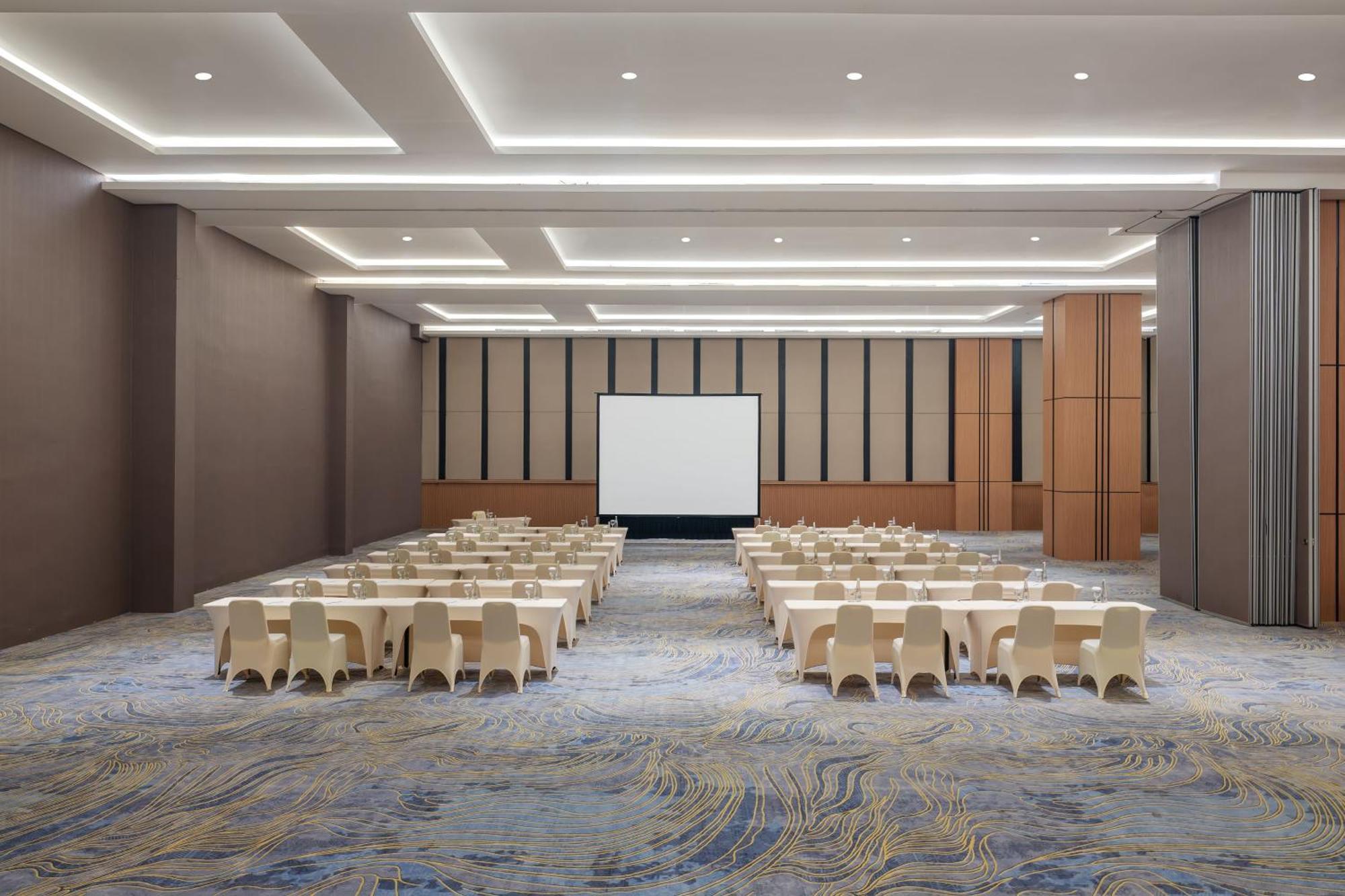 Hotel Santika Blitar Bagian luar foto