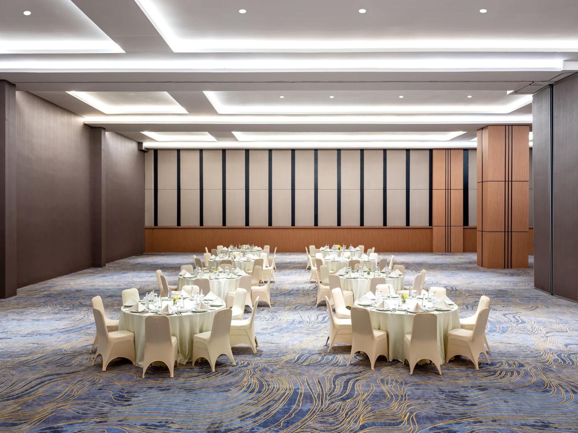 Hotel Santika Blitar Bagian luar foto