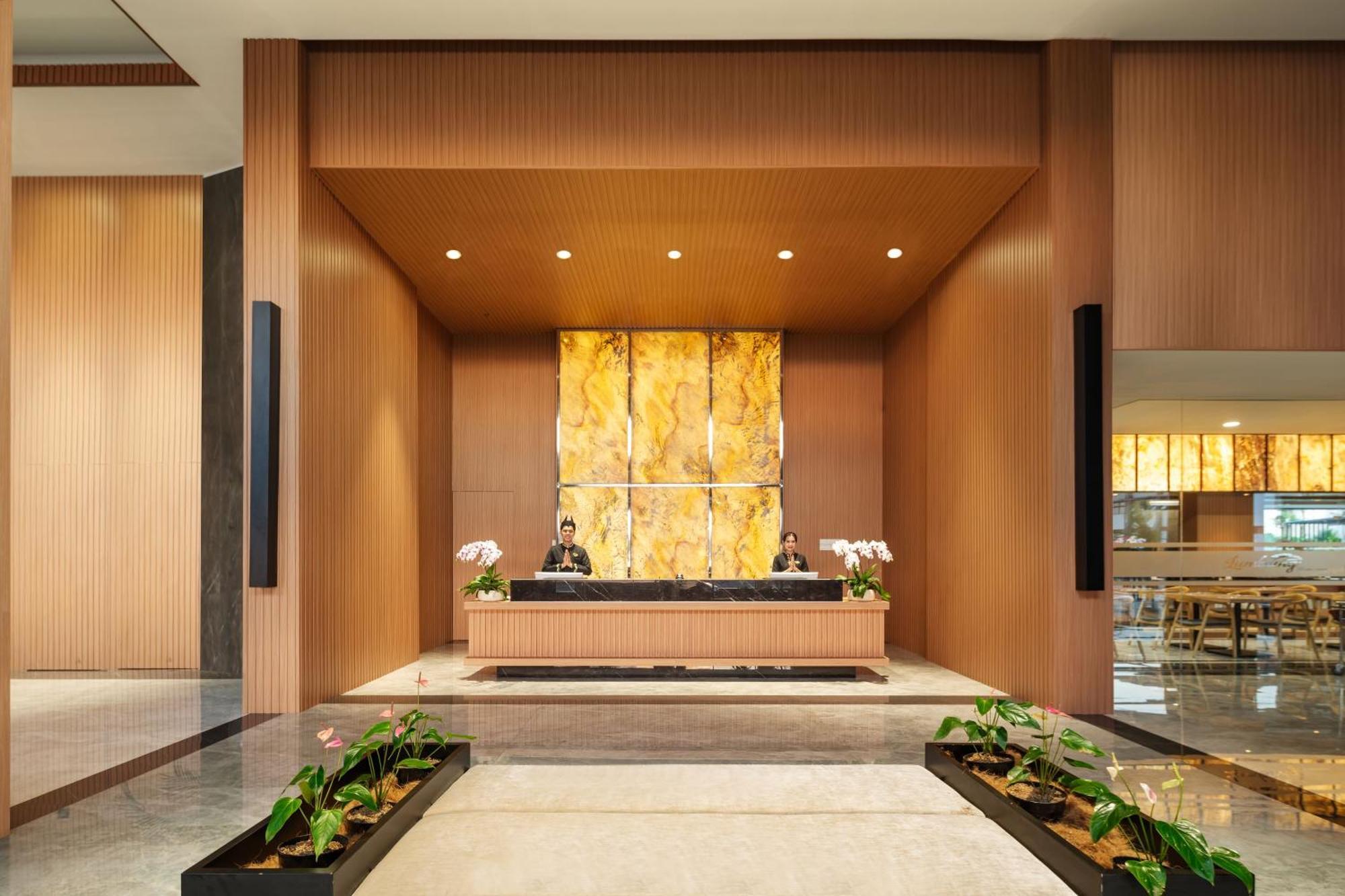 Hotel Santika Blitar Bagian luar foto