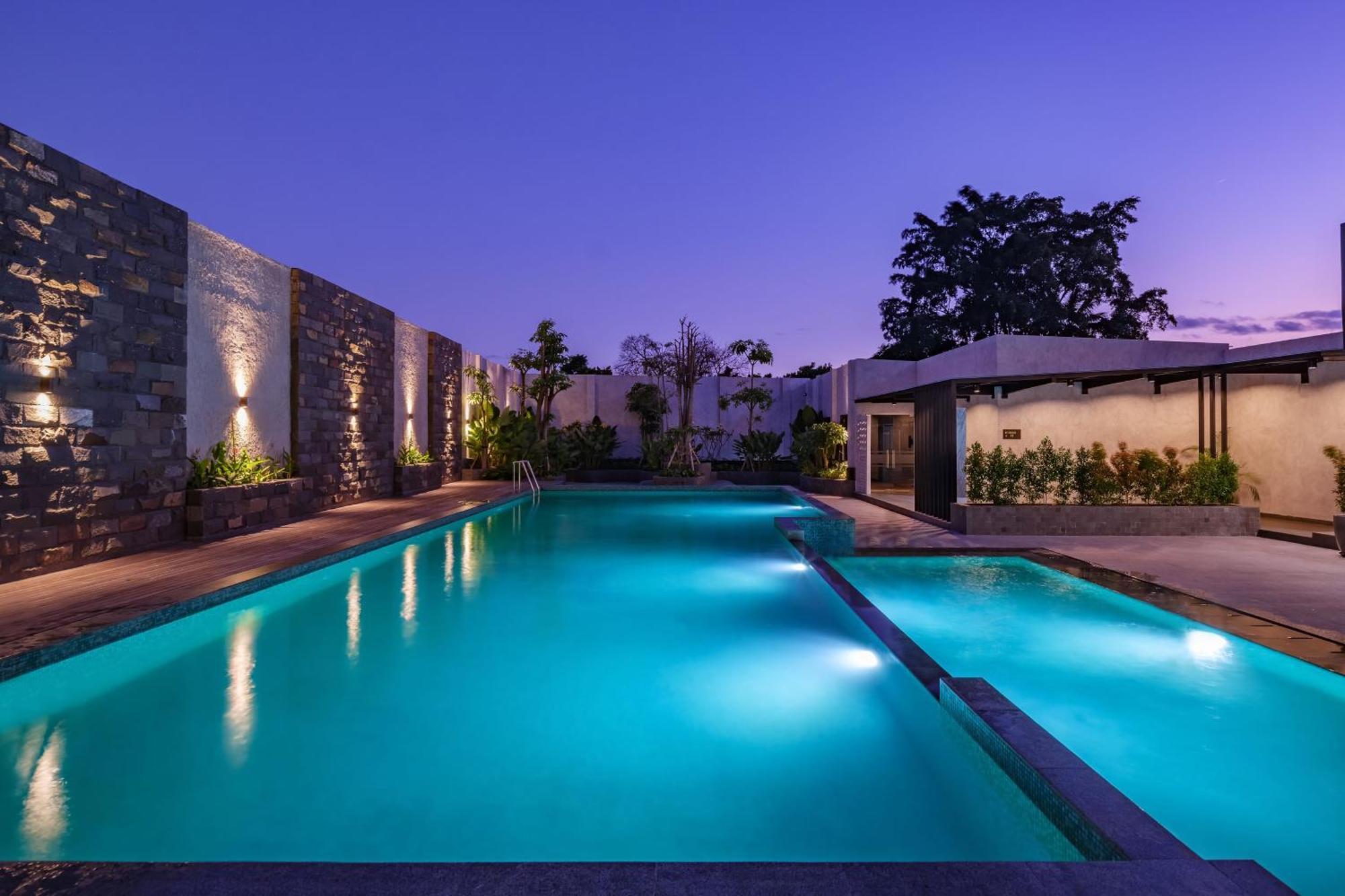 Hotel Santika Blitar Bagian luar foto