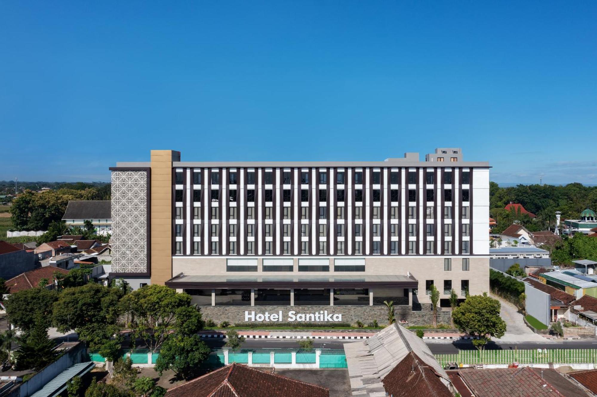 Hotel Santika Blitar Bagian luar foto
