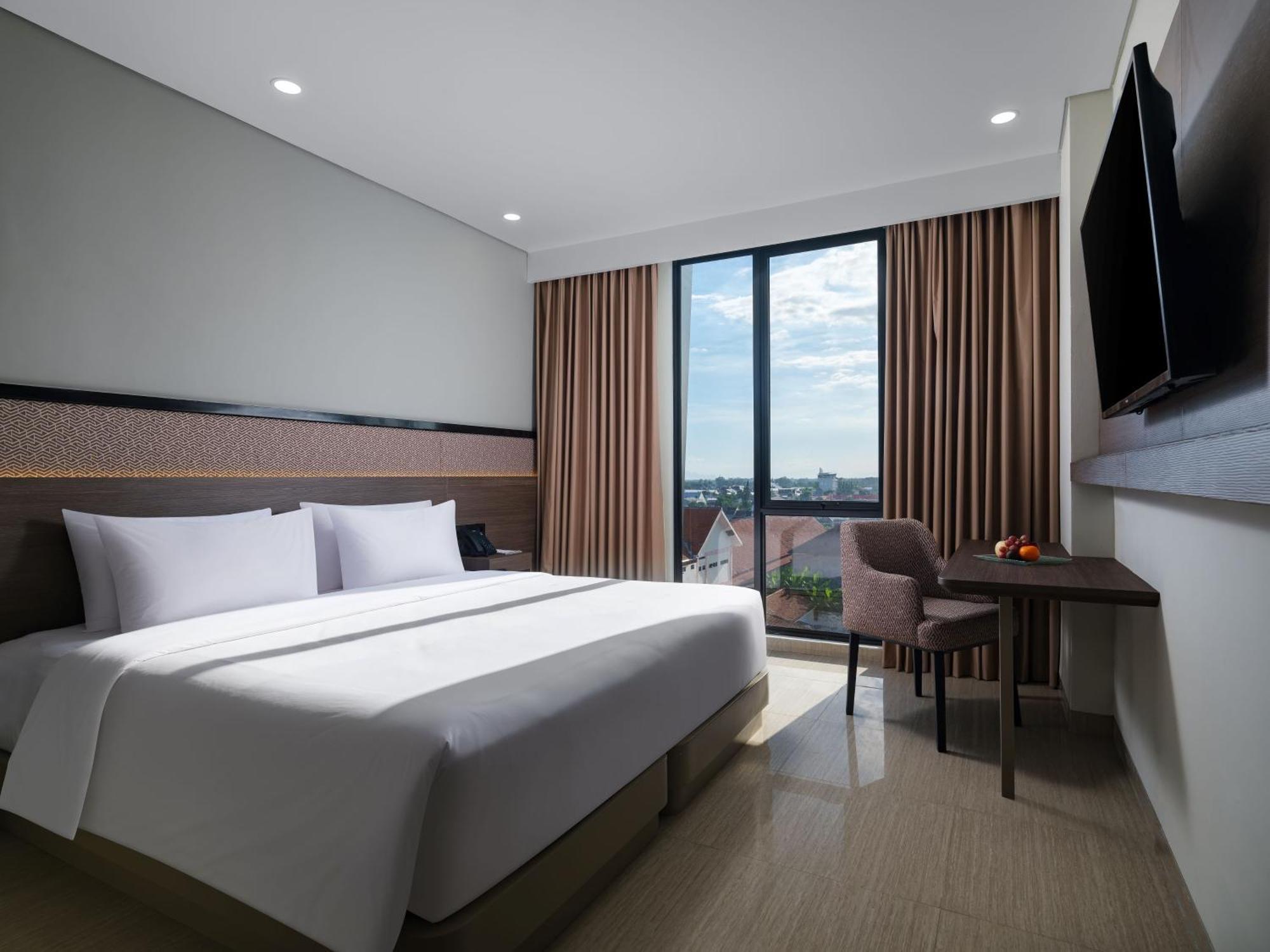 Hotel Santika Blitar Bagian luar foto